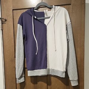 Two-Tone Color Block Hooded Lone Sleeve Size S - Purple, White, Gray